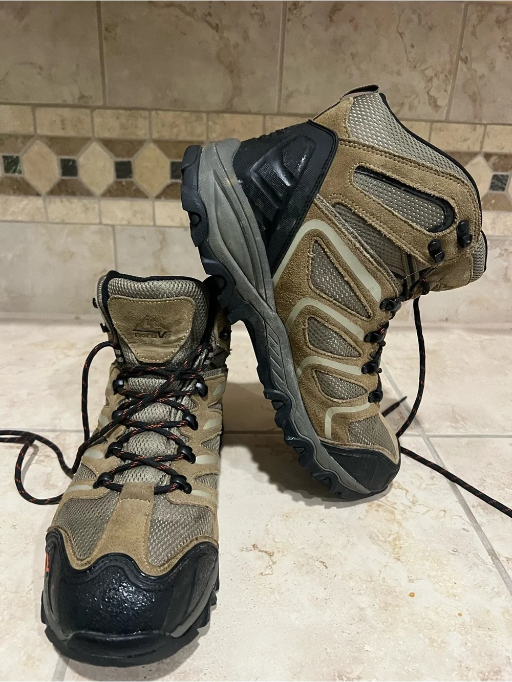 Men's Hiking Boots - Olive and Black